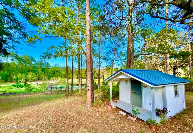 129 CRYSTAL LAKE Drive, Melrose, FL 32666