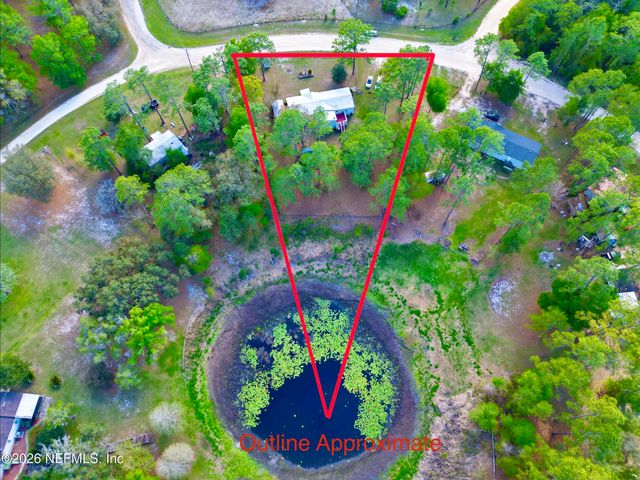 129 CRYSTAL LAKE Drive, Melrose, FL 32666