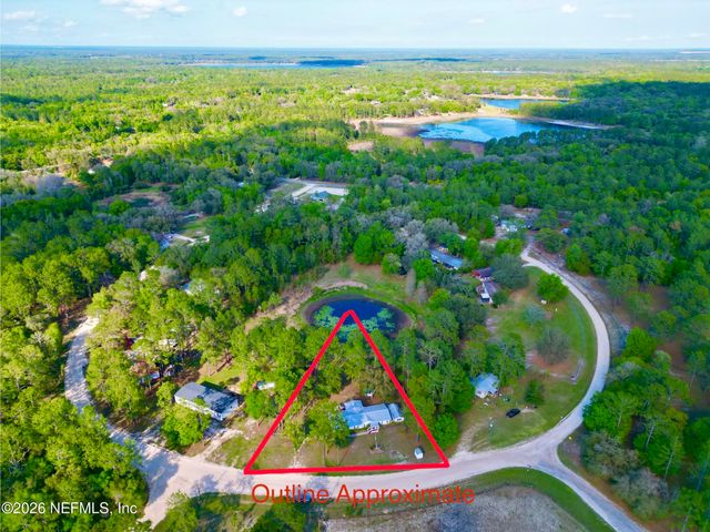 129 CRYSTAL LAKE Drive, Melrose, FL 32666