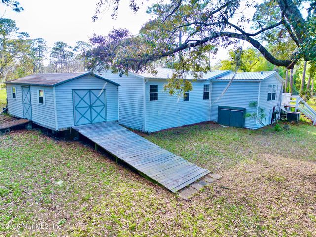 129 CRYSTAL LAKE Drive, Melrose, FL 32666