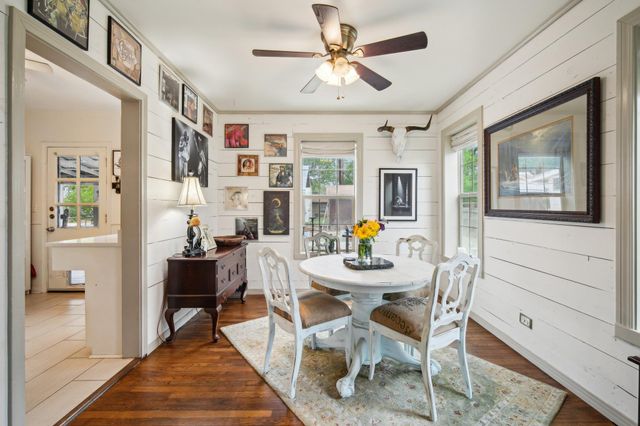 801 Bishop ST, Smithville, TX 78957