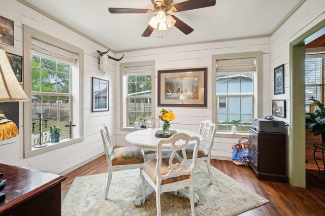 801 Bishop ST, Smithville, TX 78957