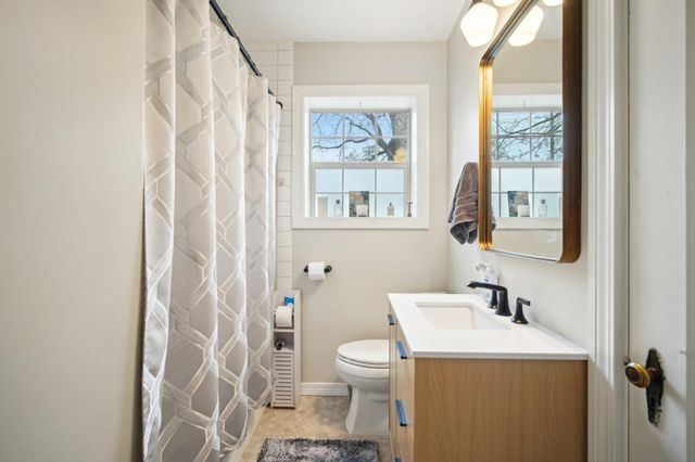 801 Bishop ST, Smithville, TX 78957