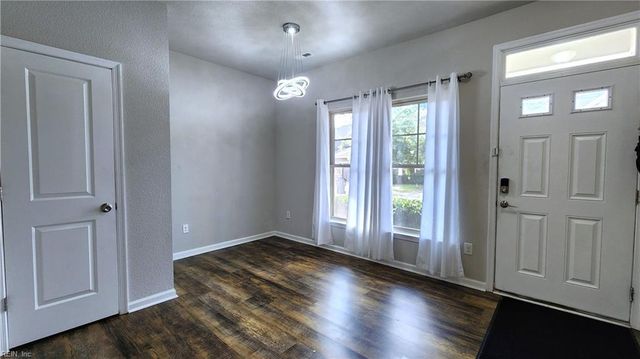 200 Seasons Cir Unit 303, Suffolk, VA 23434