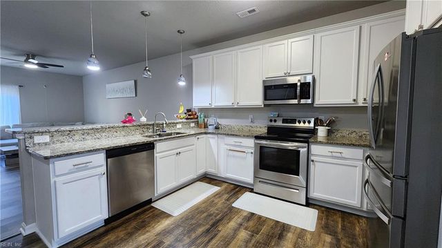 200 Seasons Cir Unit 303, Suffolk, VA 23434