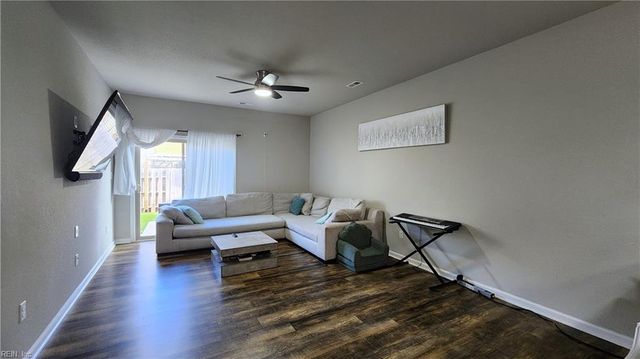 200 Seasons Cir Unit 303, Suffolk, VA 23434