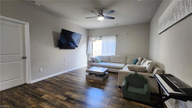 200 Seasons Cir Unit 303, Suffolk, VA 23434