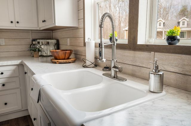 2480 Stage Road, Concord, VA 24538