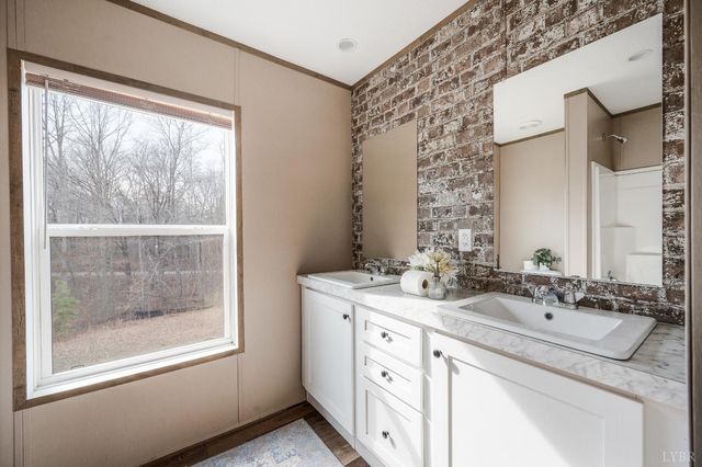 2480 Stage Road, Concord, VA 24538