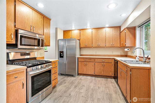 74 N Point Drive, Bellingham, WA 98229