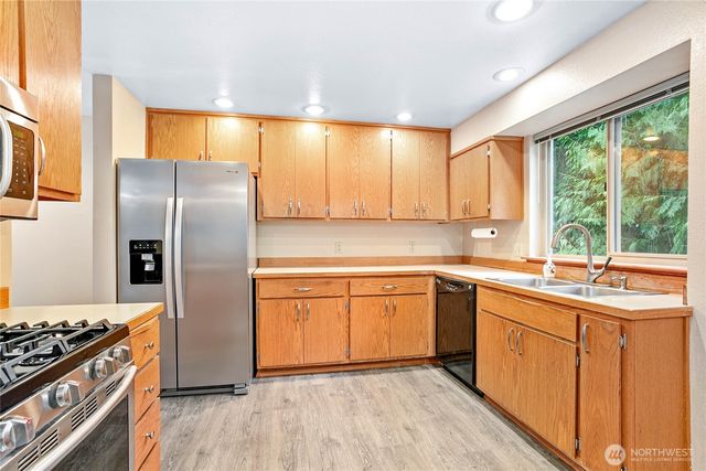 74 N Point Drive, Bellingham, WA 98229