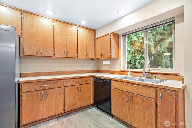 74 N Point Drive, Bellingham, WA 98229