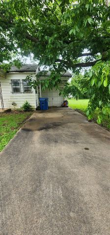 920 E Evergreen Street, Mexia, TX 76667