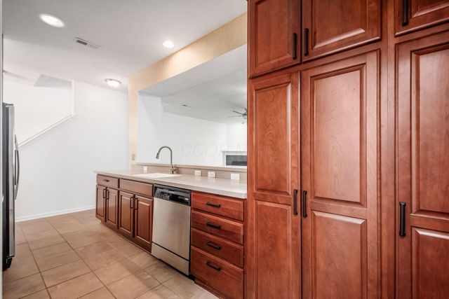 374 Westgreen Lane, Westerville, OH 43082