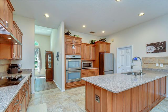 4916 WILLOW RIDGE TERRACE, Valrico, FL 33596