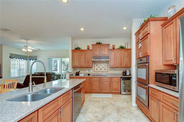 4916 WILLOW RIDGE TERRACE, Valrico, FL 33596