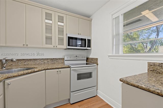 17255 SW 95th Ave 462, Palmetto Bay, FL 33157