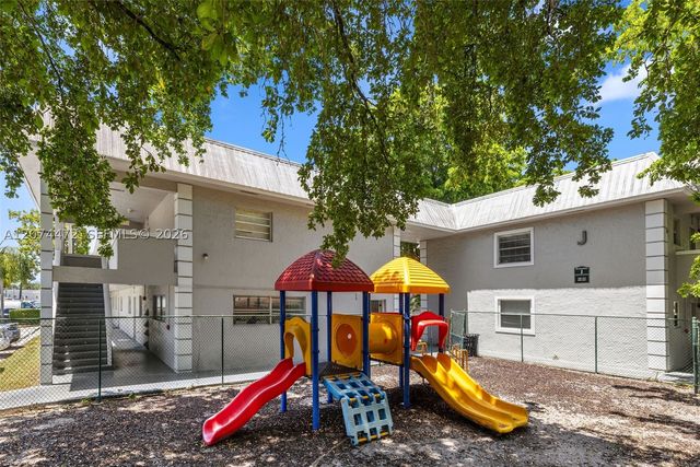 17255 SW 95th Ave 462, Palmetto Bay, FL 33157