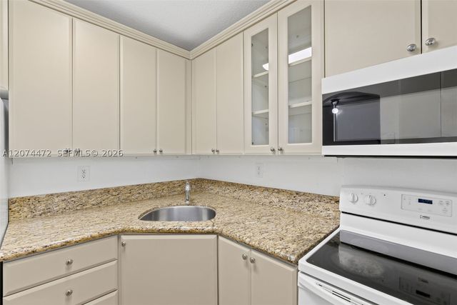 17255 SW 95th Ave 462, Palmetto Bay, FL 33157