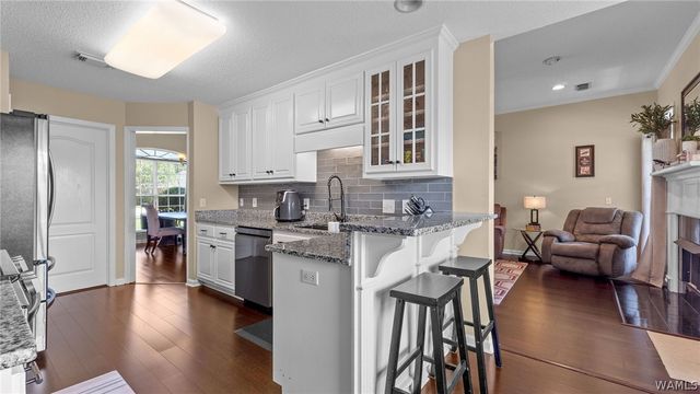 4933 CROSSHILL, Northport, AL 35476