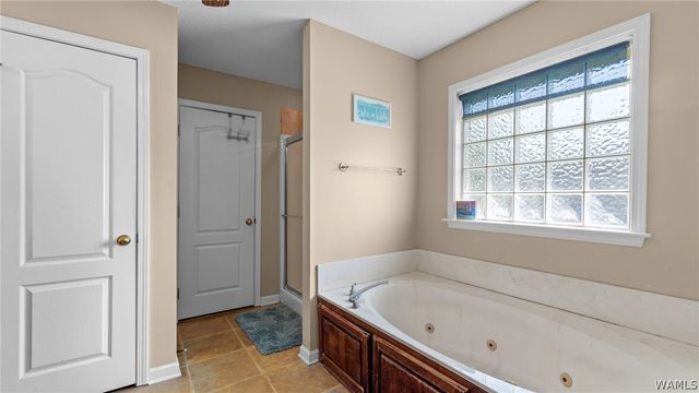 4933 CROSSHILL, Northport, AL 35476