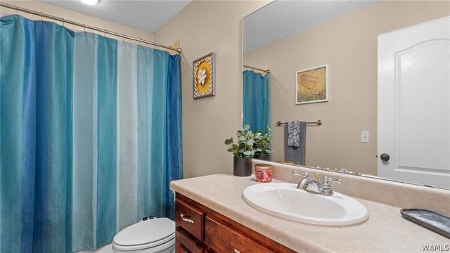 4933 CROSSHILL, Northport, AL 35476