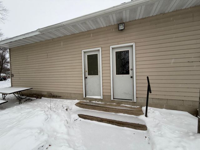 1420 Frank Hall Drive, Albert Lea, MN 56007