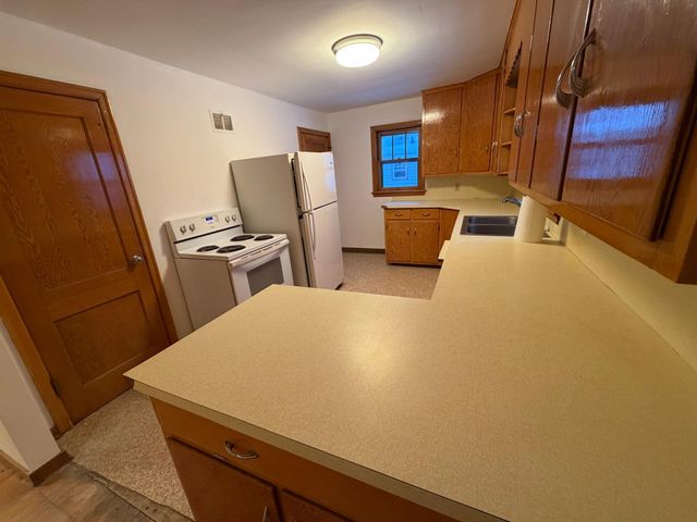 1420 Frank Hall Drive, Albert Lea, MN 56007