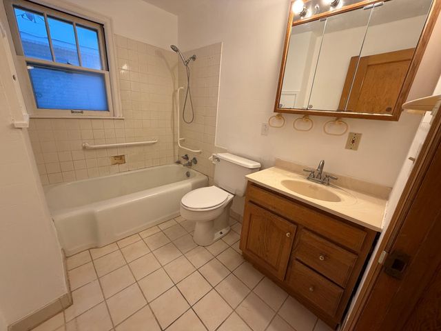 1420 Frank Hall Drive, Albert Lea, MN 56007