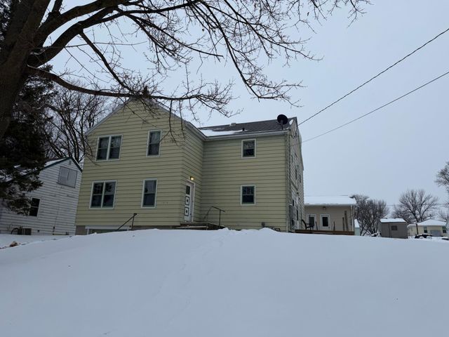 1420 Frank Hall Drive, Albert Lea, MN 56007