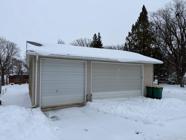 1420 Frank Hall Drive, Albert Lea, MN 56007