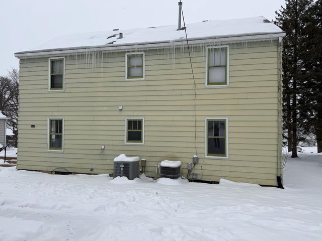 1420 Frank Hall Drive, Albert Lea, MN 56007