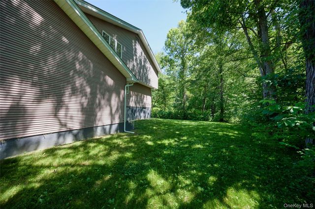 10 Schnabl Court, Wappingers Falls, NY 12590