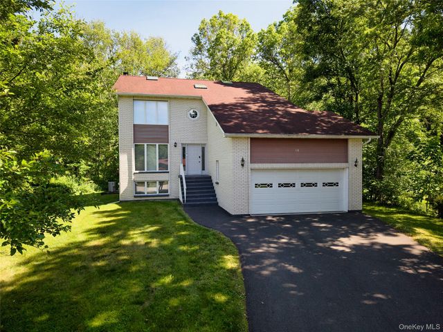 10 Schnabl Court, Wappingers Falls, NY 12590