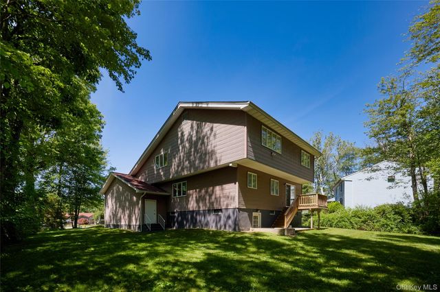 10 Schnabl Court, Wappingers Falls, NY 12590