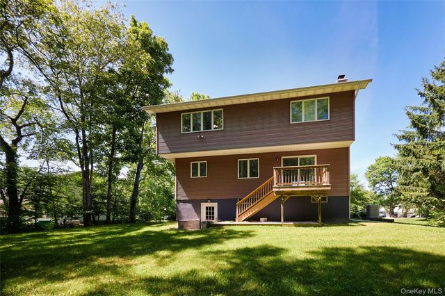 10 Schnabl Court, Wappingers Falls, NY 12590