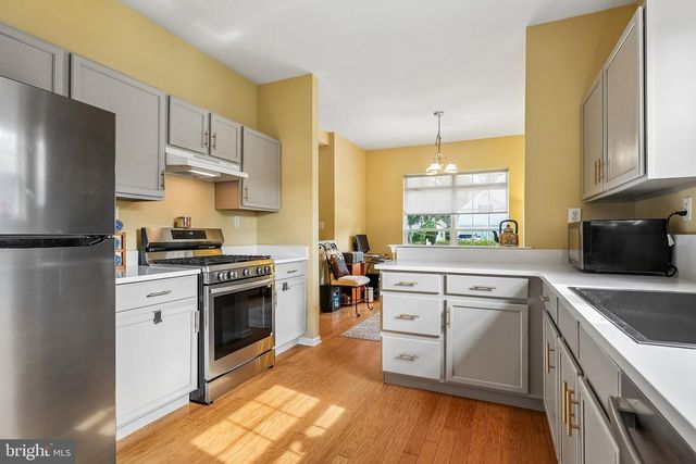 86 HONEYFLOWER LN, Princeton Junction, NJ 08550