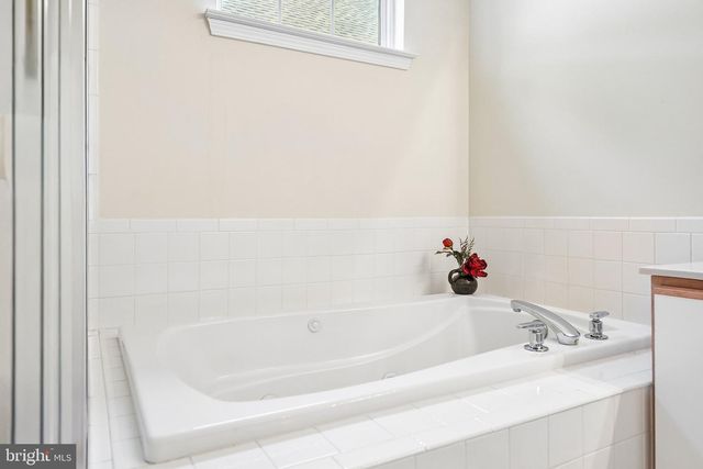 86 HONEYFLOWER LN, Princeton Junction, NJ 08550