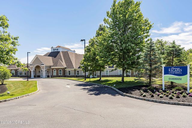 46 Mulberry Drive, Manahawkin, NJ 08050