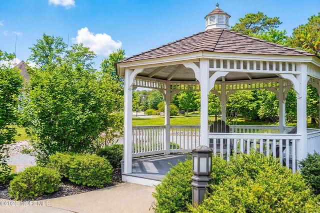 46 Mulberry Drive, Manahawkin, NJ 08050