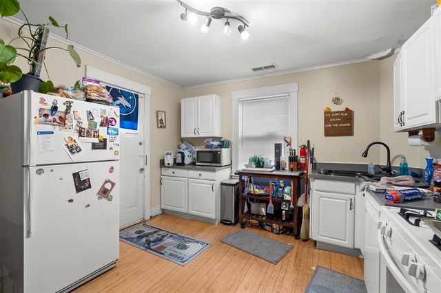 706 Locust Street, Kalamazoo, MI 49007