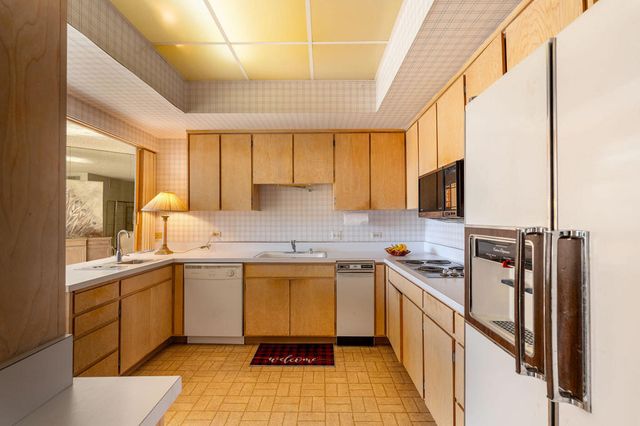 899 Island Drive 408, Rancho Mirage, CA 92270