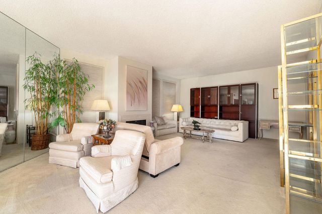 899 Island Drive 408, Rancho Mirage, CA 92270