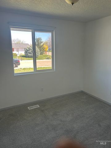 55 S Taffy Dr., Nampa, ID 83687