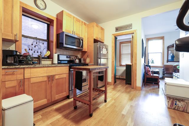 381 Manhattan Avenue Building, New York City, NY 11211
