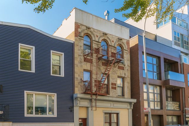 381 Manhattan Avenue Building, New York City, NY 11211