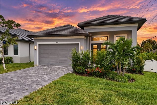 799 108th AVE N, Naples, FL 34108