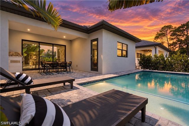 799 108th AVE N, Naples, FL 34108
