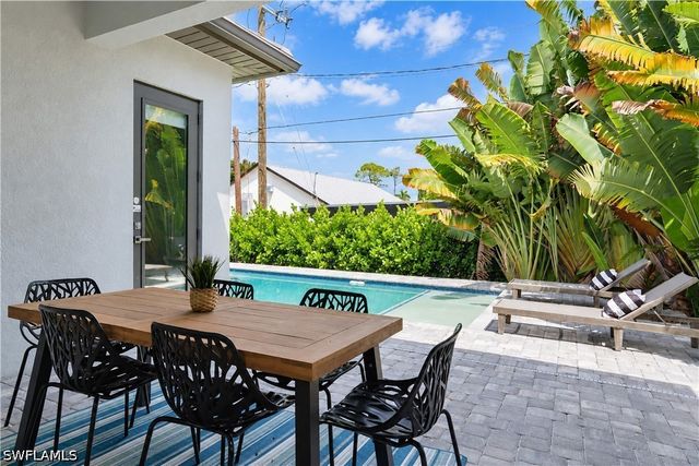 799 108th AVE N, Naples, FL 34108