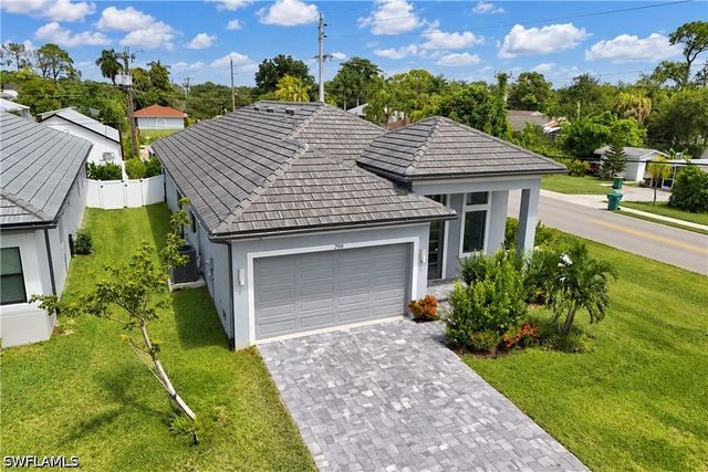 799 108th AVE N, Naples, FL 34108